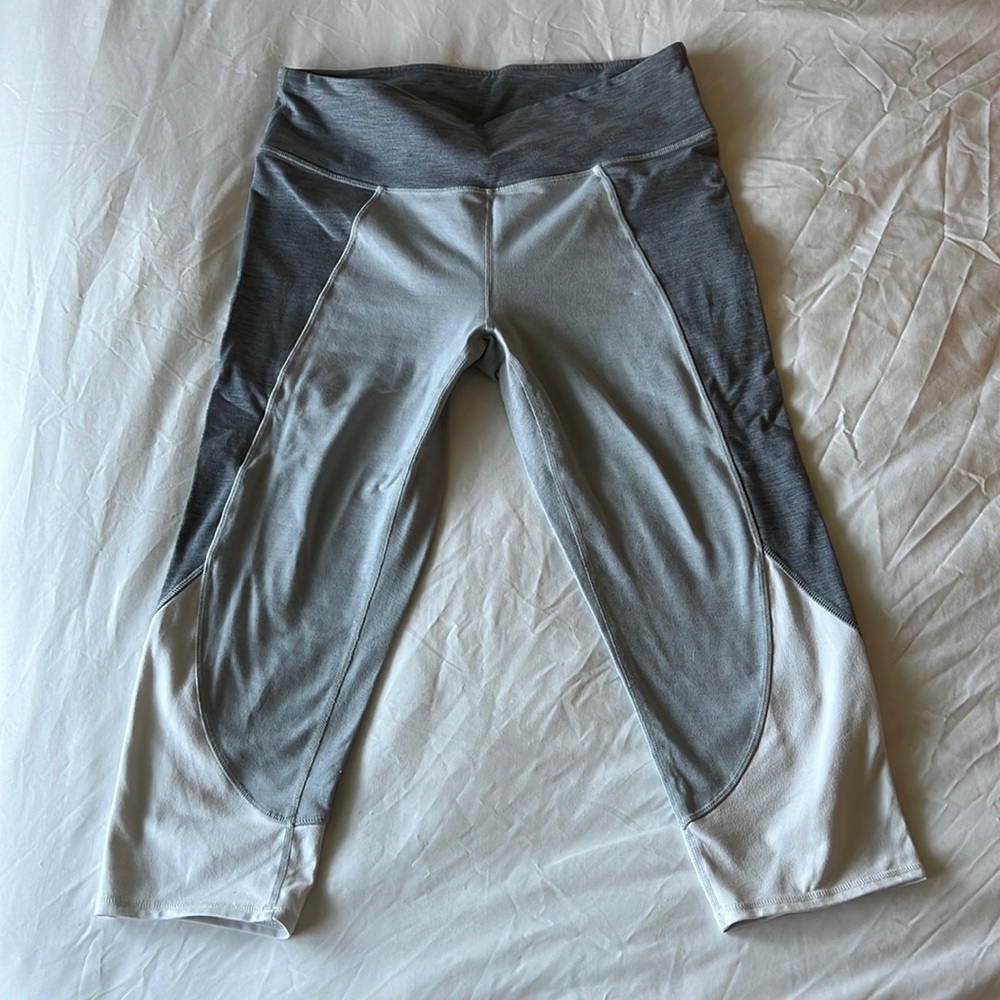 Athleta cropped leggings